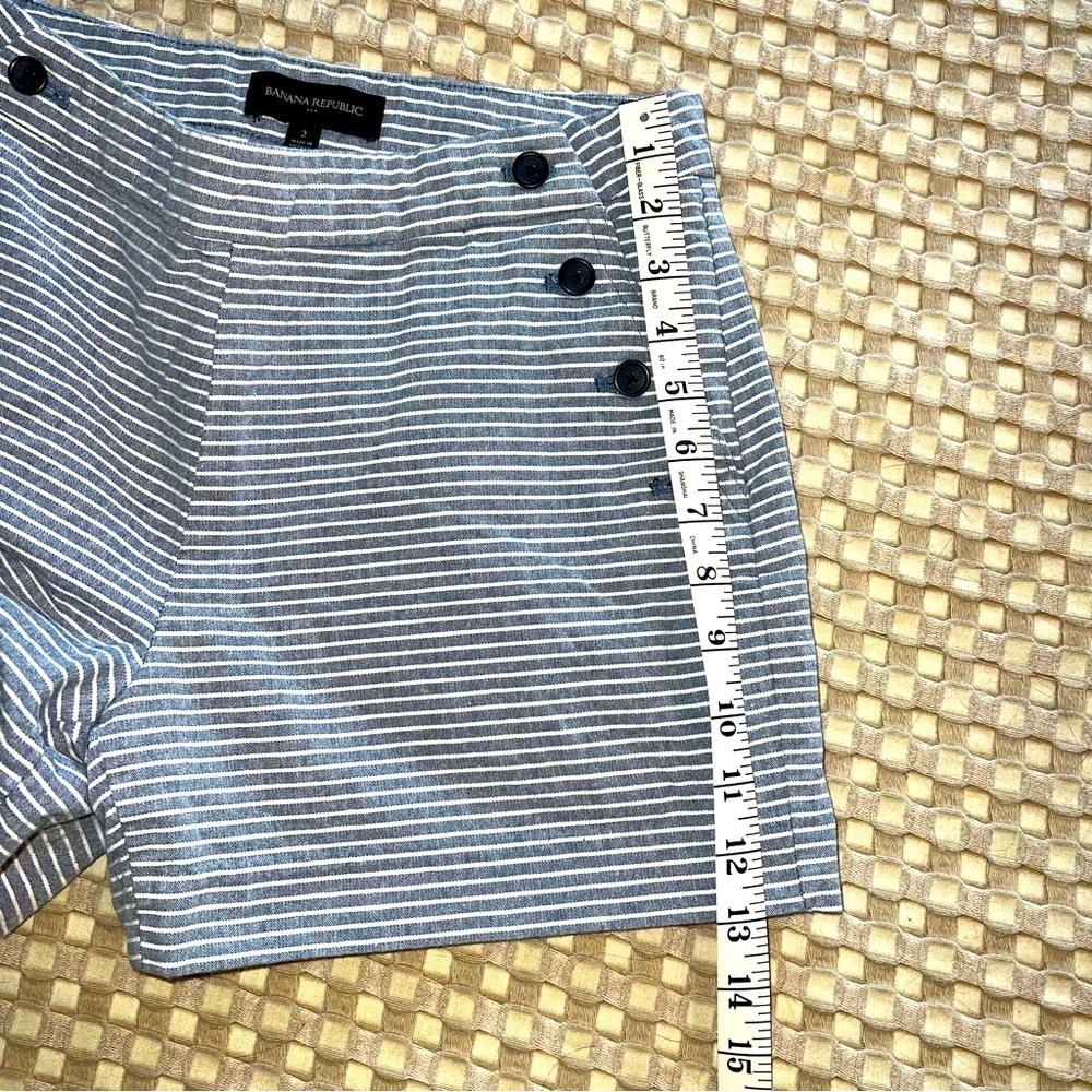 Banana Republic Womens Size 2 Blue/Gray & White Stripe Nautical Short Casual - Picture 6 of 7
